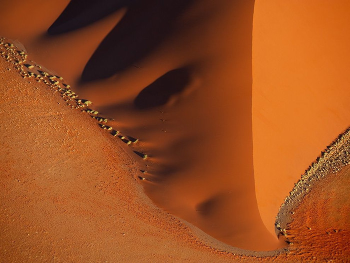 red-namib-desert-dunes